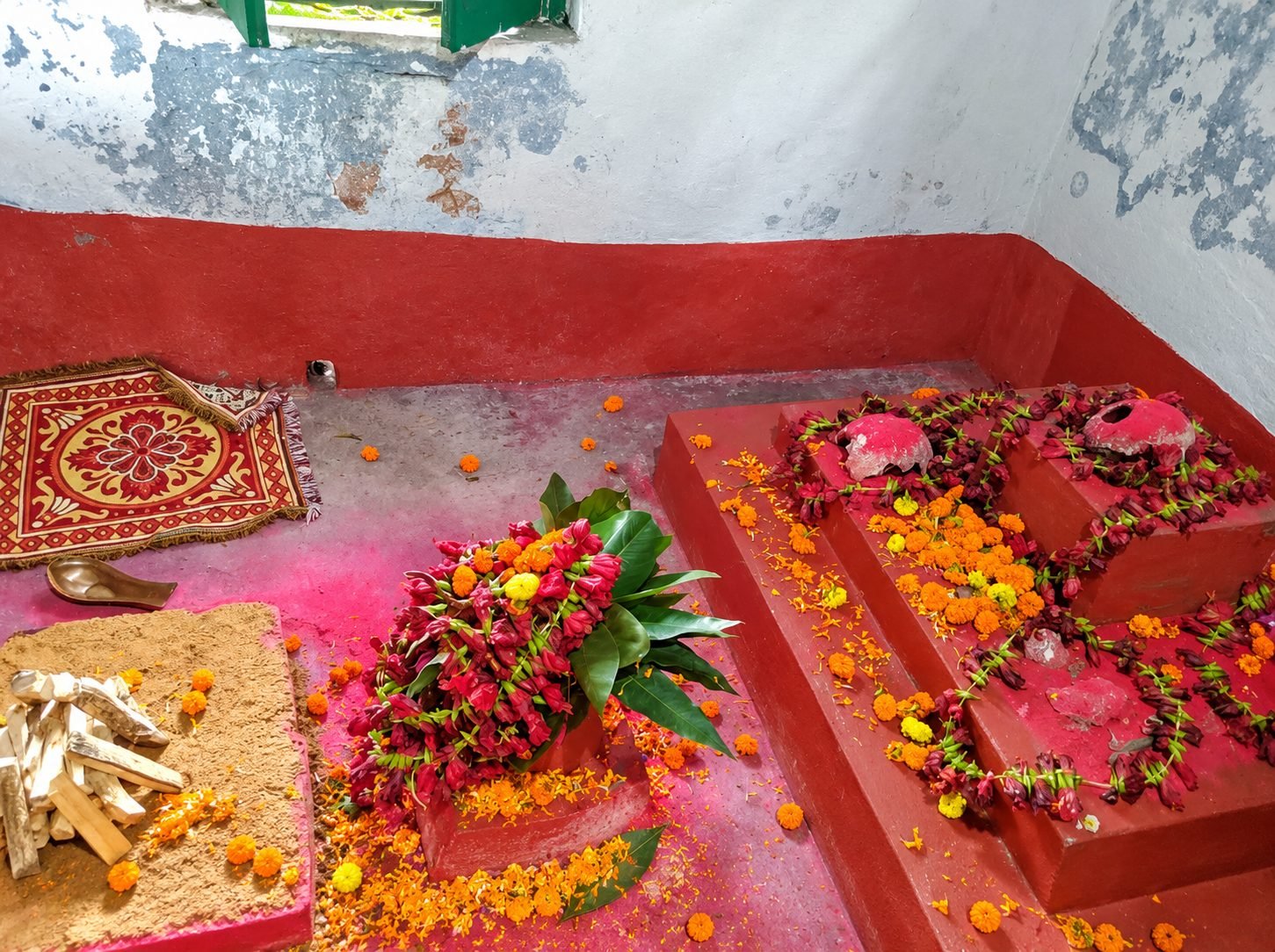 The Panchamundi Siddha Asana, sacred seat of tantric practice